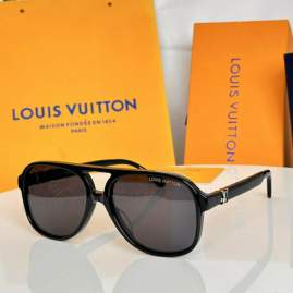 Picture of Louis Vuitton Sunglasses _SKUfw79339267fw